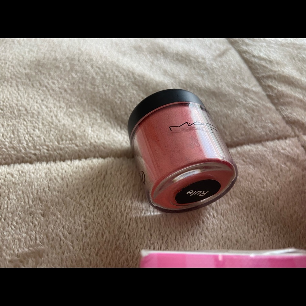 8 pc makeup lot - Picture 8 of 8